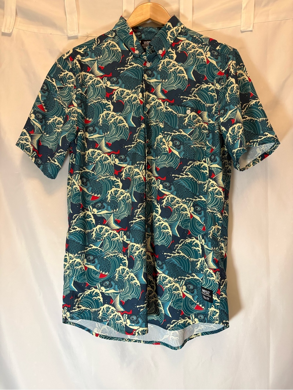 WESC Men’s Koi Carp Fish Oriental Short Sleeve Shirt - Mens Size Small Oversized